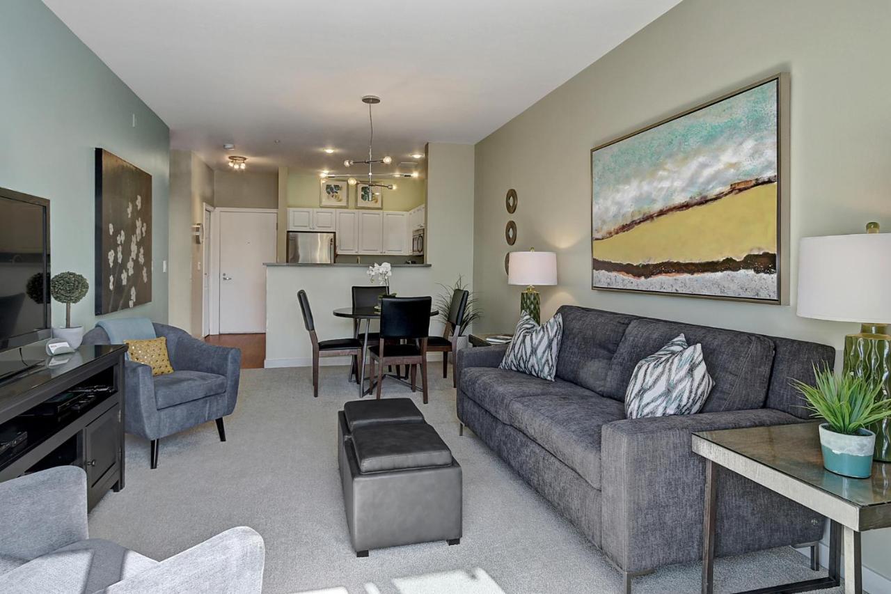 City Water View Oasis With Pool & Gym Near Cruise In Heart Of Seattle Bagian luar foto
