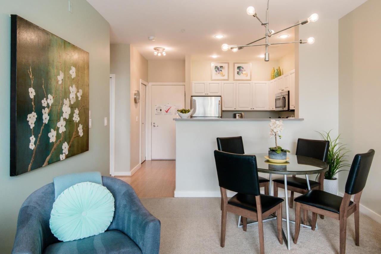 City Water View Oasis With Pool & Gym Near Cruise In Heart Of Seattle Bagian luar foto